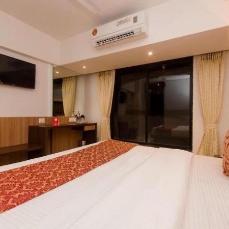 Hotel Mourya Residency Navi Mumbai Exterior photo
