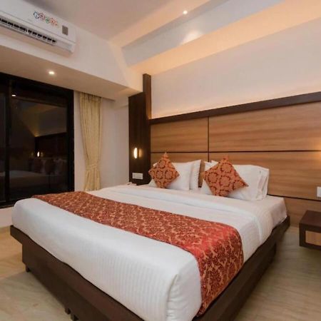 Hotel Mourya Residency Navi Mumbai Exterior photo
