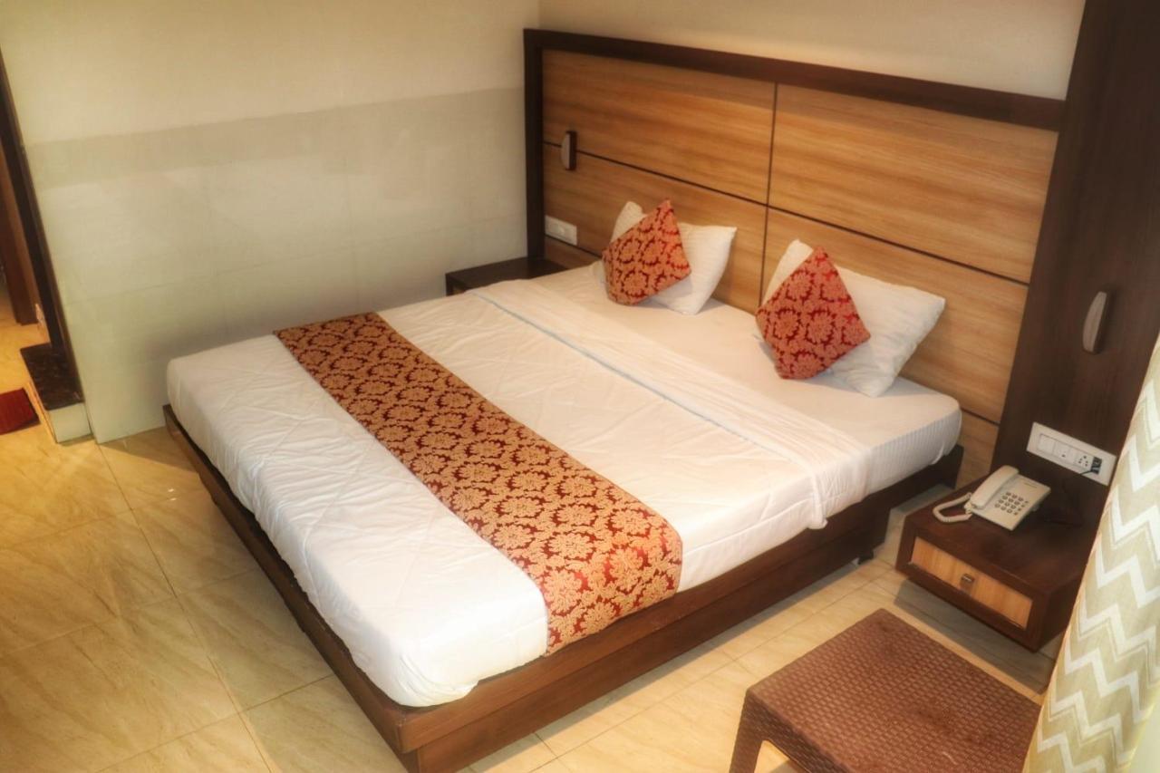Hotel Mourya Residency Navi Mumbai Exterior photo