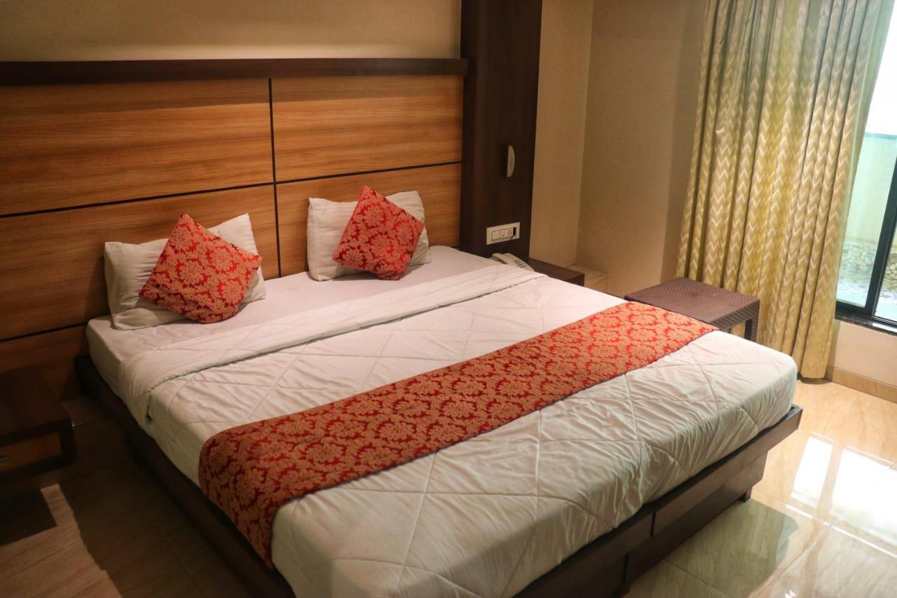 Hotel Mourya Residency Navi Mumbai Exterior photo