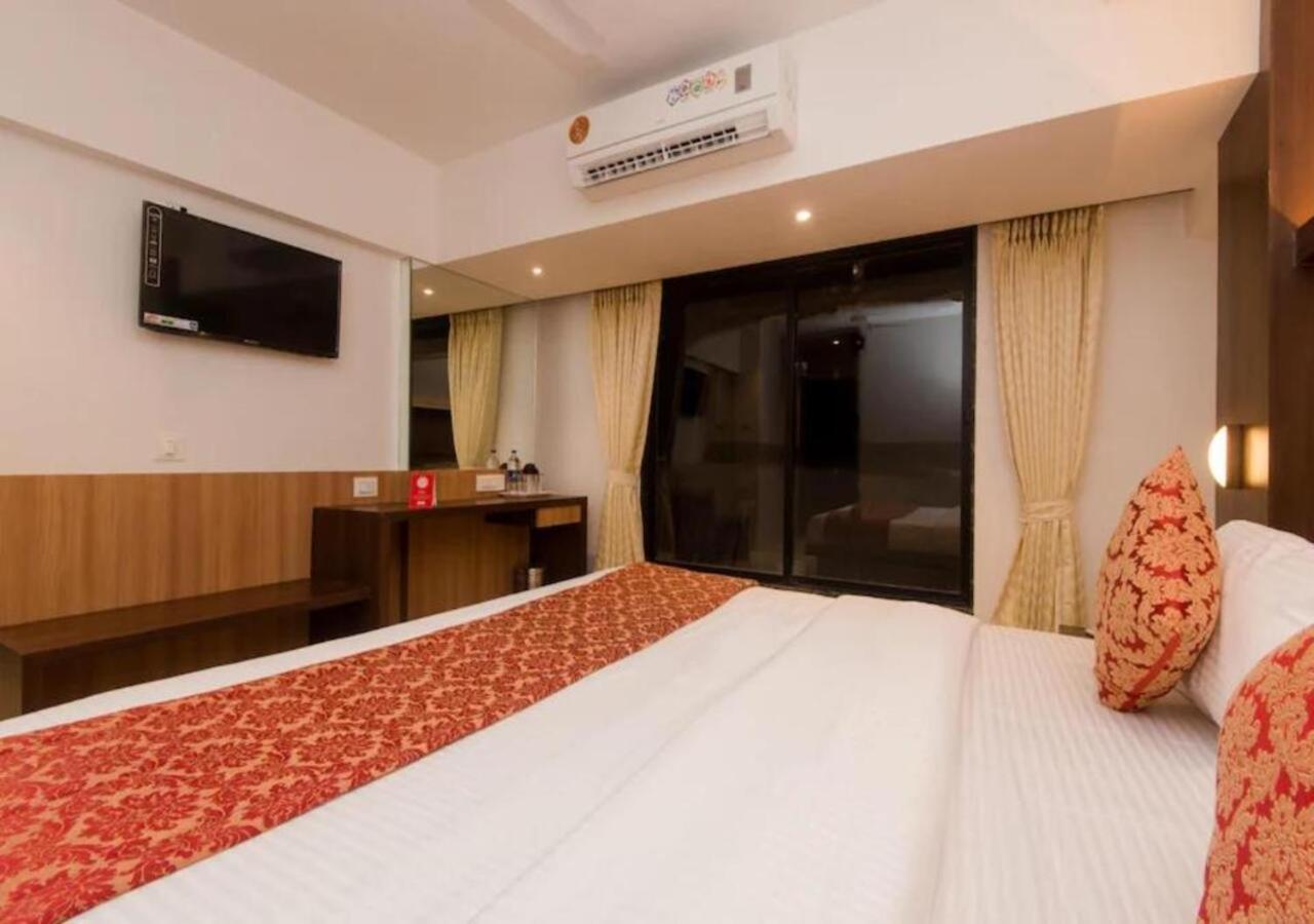 Hotel Mourya Residency Navi Mumbai Exterior photo