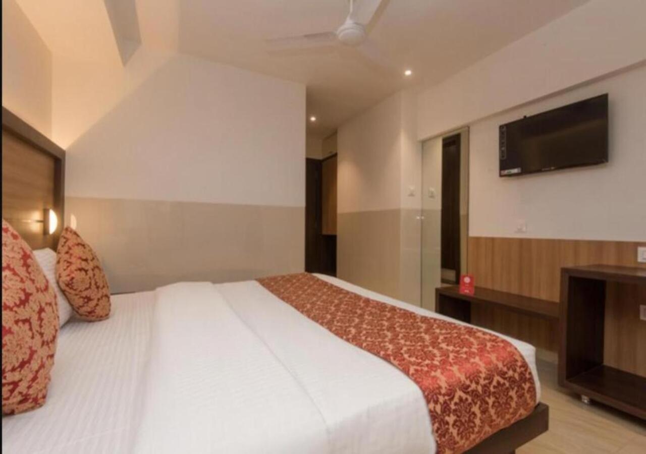 Hotel Mourya Residency Navi Mumbai Exterior photo